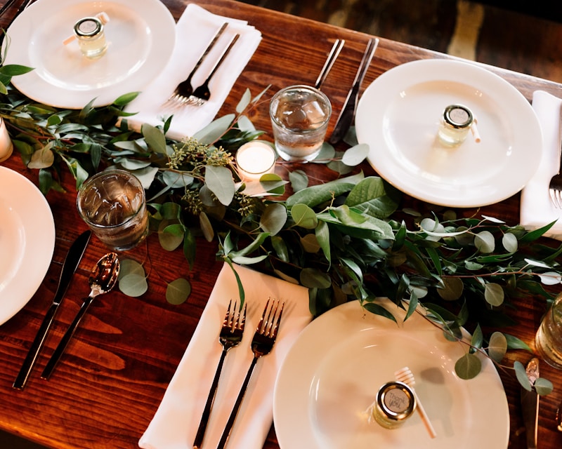 Dinner Set (Porcelain, 24pc)